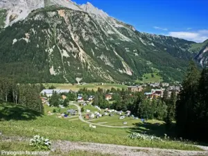 Pralognan vu du haut du camping (© Jean Espirat)