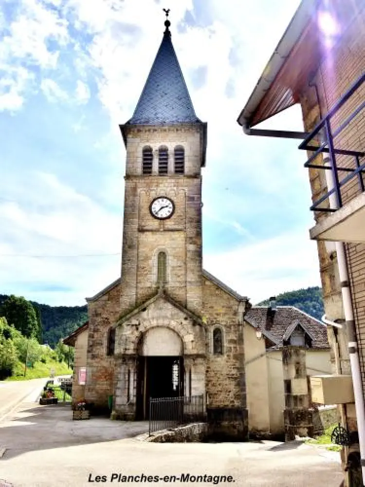 Le Parc Naturel Régional du Haut-Jura - Église des Planches-en-Montagne (© Jean Espirat)