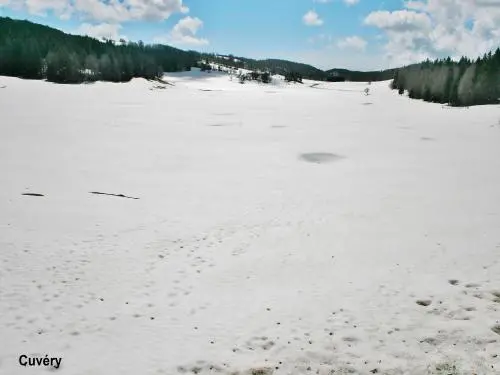 Le Parc Naturel Régional du Haut-Jura - Plateau de Cuvéry (© Jean Espirat)