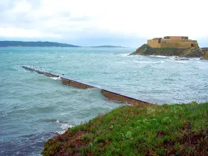 Ancien fort de la Tour Fondue (© J.E)