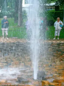 Intermittent Fountain Vals-les-Bains (© JE)