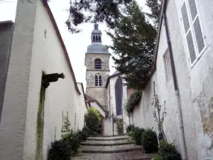 Ruelle et église abbatiale de Hautvillers (© Jean Espirat)