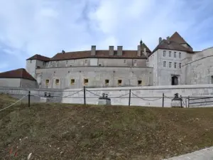 Joux Schloss - Innenansicht