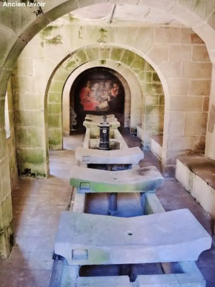 Les stations thermales des Vosges - Plombières-les-Bains - Ancien lavoir couvert (© Jean Espirat)