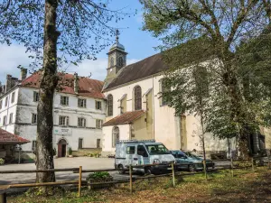 Das alte Seminar und die Kapelle, vom Innenhof aus gesehen (© J.E)