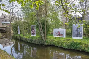 Retratos en la orilla del agua