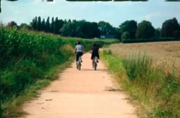 Avesnois  -  Maubeuge、Ferrière-la-Petiteの緑道を自転車で走行 - ハイキング & トレッキングのMaubeuge