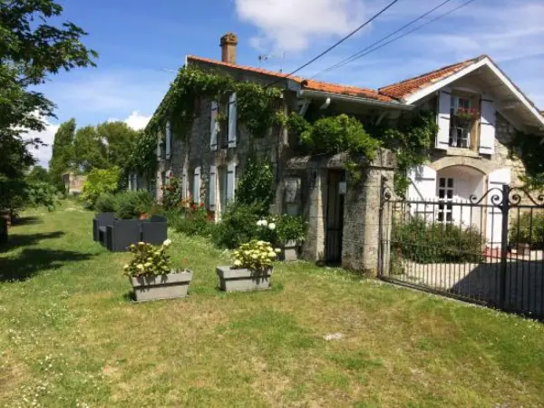 Boucle du Phare de Richard - Randonnées & promenades à Jau-Dignac-et-Loirac