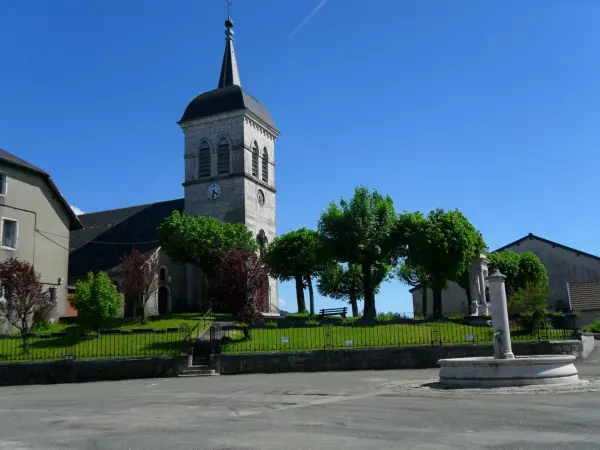 Cycling circuit - The combes by the Belleroche pass from Brénod - Hikes & walks in Brénod