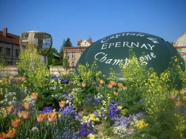 Da Epernay a Châlons-en-Champagne - La valle della Marna - Escursioni e passeggiate a Épernay