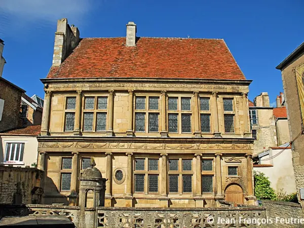 Van Langres tot Auberive - Wandeltochten & wandelingen in Langres