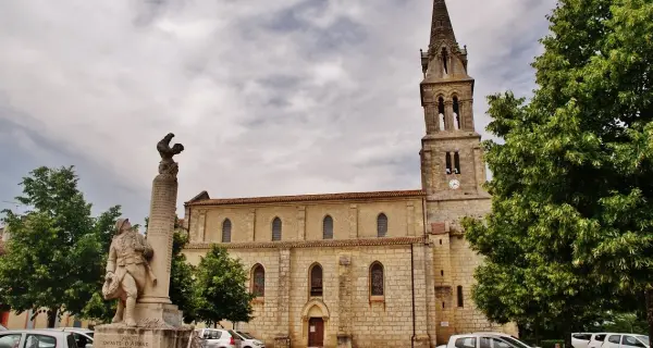 Church of Abzac - Monument in Abzac