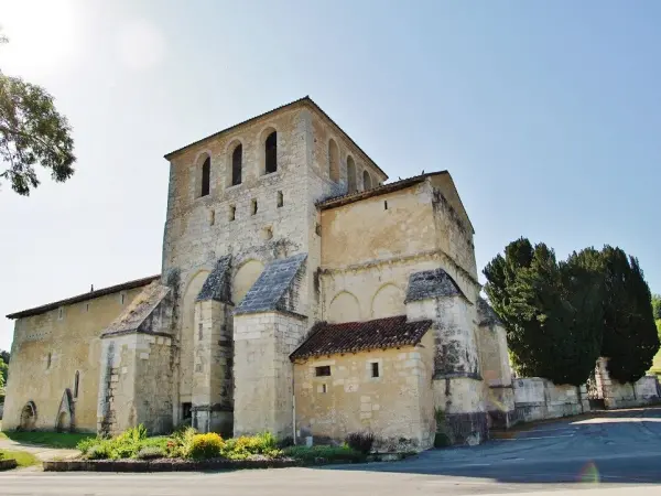 Church Saint-Martin - Monument in Agonac