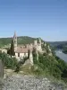 Le village surplombe la rivière Ardèche
