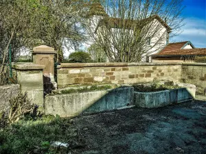 Old fountain-washhouse (© JE)