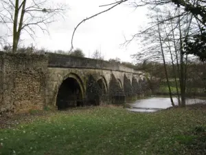 Pont du Vernay twaalfde eeuw, op de Thouet