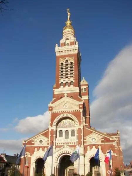 Basilique Notre-Dame de Brebières - Monument à Albert