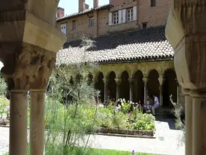 Claustro de Saint-Salvi