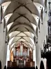 Plafond en orgel van de kerk (© J.E)