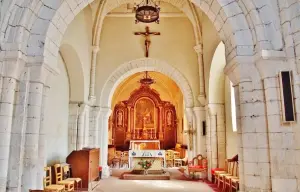 Het interieur van de kerk Notre-Dame