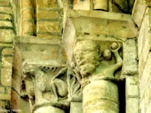 Chapiteaux historiés vieux de 1000 ans