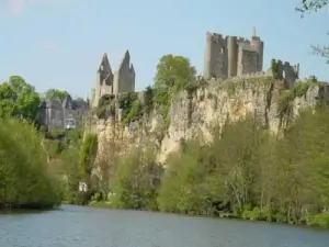 Vista do Castelo de Angles-sur-l'Anglin