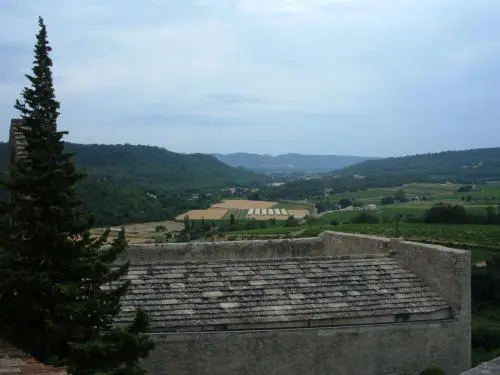 Ansouis - Panorama du château d'Ansouis