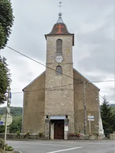 Porche et clocher de l'église Saint-Nicolas de Glainans (© J.E)