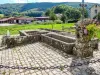 Fontaine-lavoir-drinker of the chapel of Tournedoz (© JE)