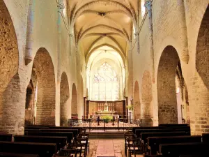 Schip van de kerk Saint-Just (© Jean Espirat)