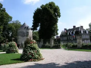 Schlosspark und ehemaligen Bauernhof des Schlosses