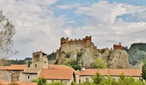 The village and its castle