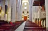 The interior of the Saint-Trophime cathedral