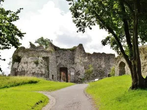 Ruinen Arques Schloss