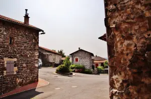 The village of Bouzols