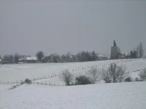 雪の中でアサック村