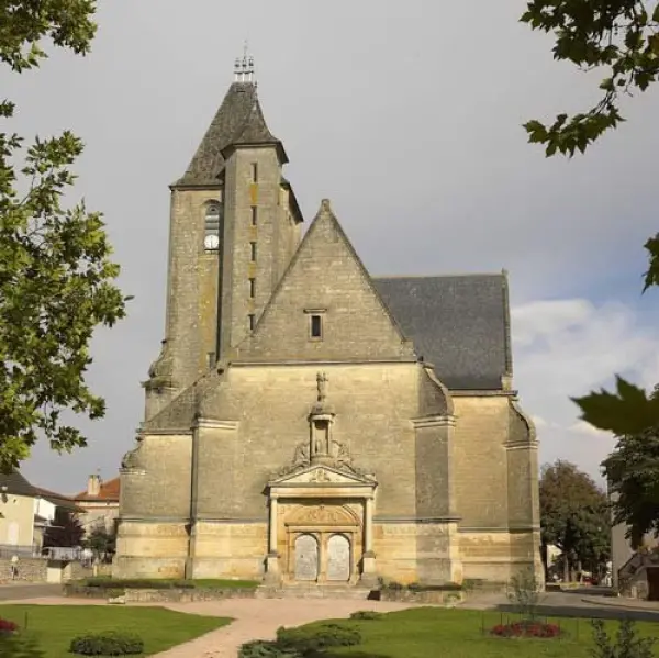 Igreja Saint-Pierre - Monumento em Assier