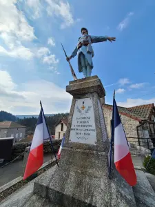 Monumento ai caduti (© Julian Suau)