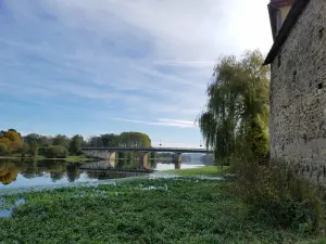 Pont sur la rivière Vienne