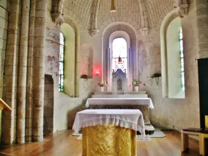 O interior da igreja