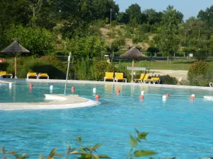 Uby del Lago Piscina