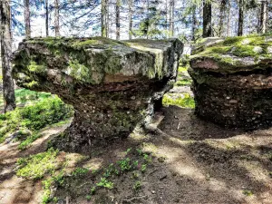 Vista de la fractura entre los dos bloques de roca (© JE)