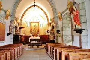 L'intérieur de l'église Sainte-Anne