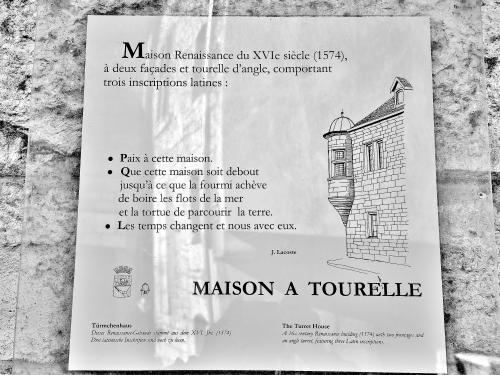 Baume-les-Dames - Informations sur la maison à tourelle (© Jean Espirat)
