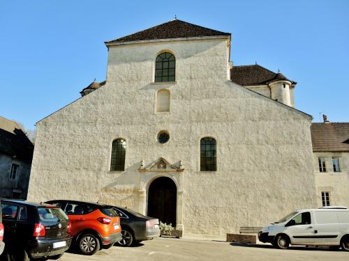 Baume-les-Dames - Façade de l'église de l'ancienne abbaye (© Jean Espirat)