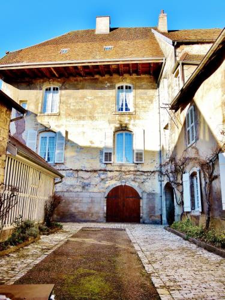 Baume-les-Dames - Maison de Monseigneur Besson (© Jean Espirat)