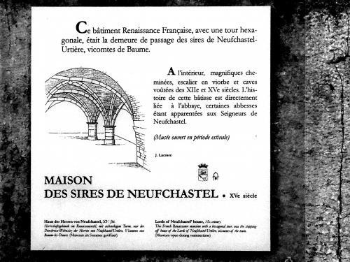 Baume-les-Dames - Informations sur la maison des sires de Neuchâtel (© J.E)