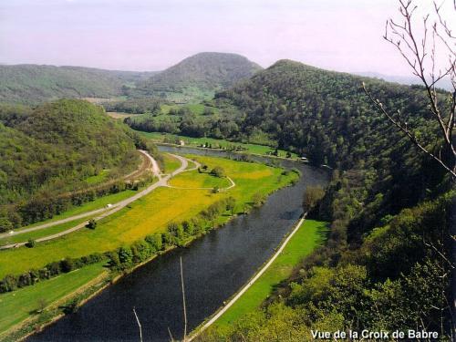 Baume-les-Dames - Le Doubs vu du belvédère de la croix de Babre