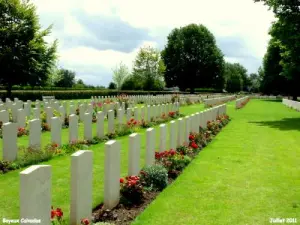 Cimetière anglais de Bayeux - 13000 tombes