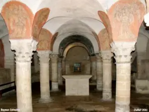 Crypte de la cathédrale du XIe siècle